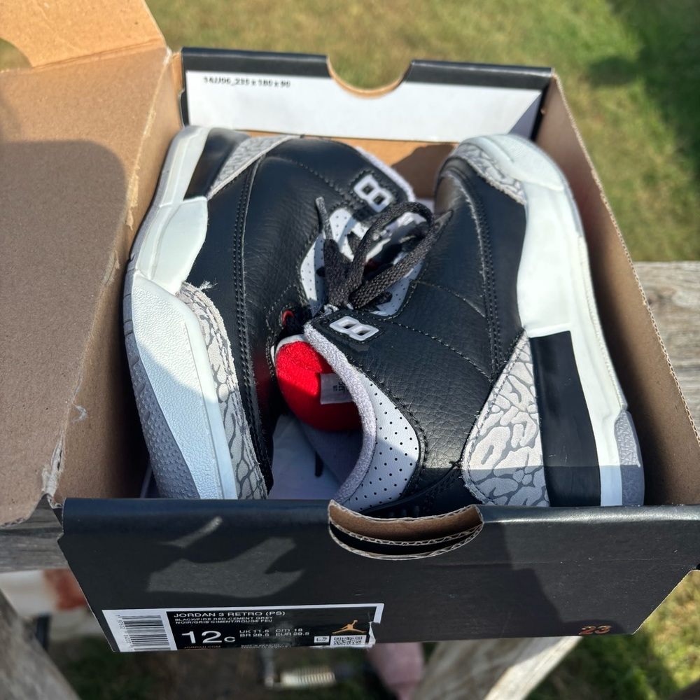 Nike Air Jordan 3 Retro Black/Fire Red-Cement Grey 12C - Picture 4 of 10